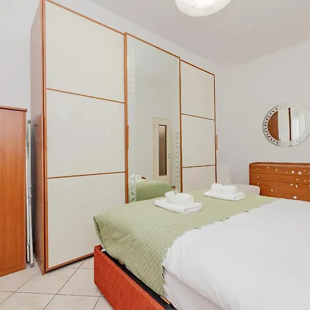 דירה Bnbest Golden Darsena 4 Pax