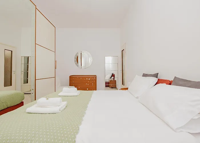 Bnbest Golden Darsena 4 Pax Appartement *